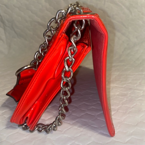 Red smal clutch - Picture 2 of 3